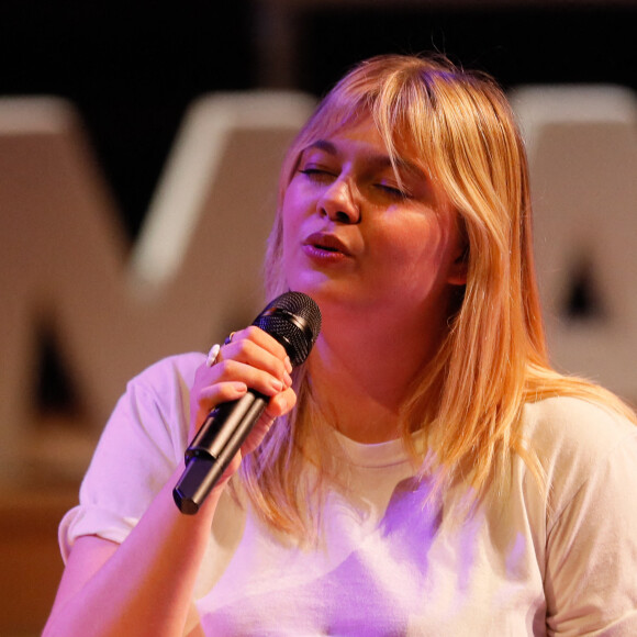 Louane - "La radio fait son show" organisée en direct pour le centième anniversaire de la radio par le CSA à Radio France à Paris, le 1er juin 2021. © Christophe Clovis/Bestimage