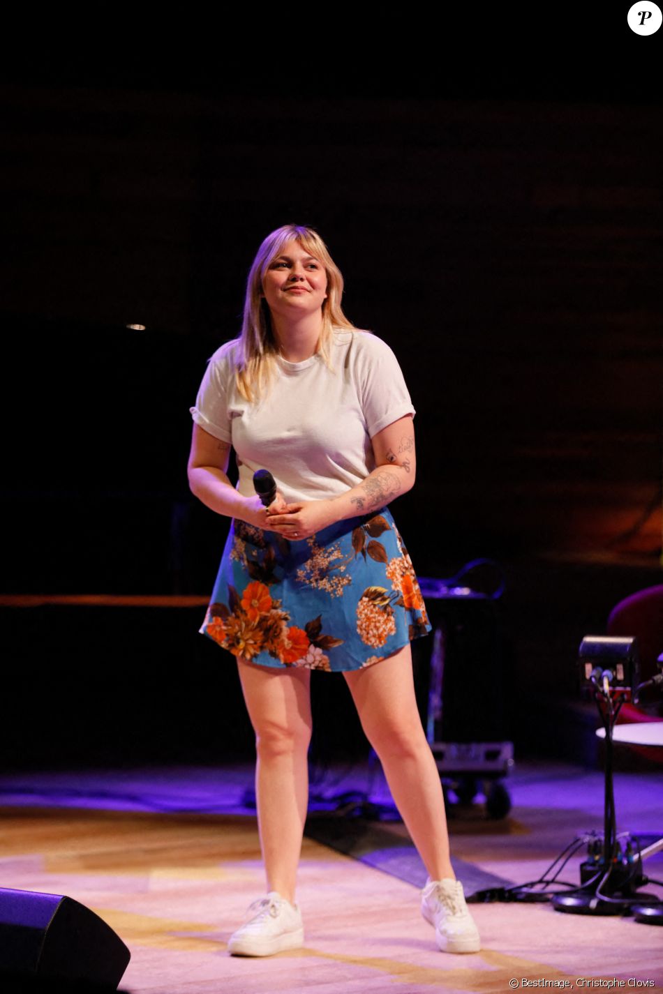 Louane - "La radio fait son show" organisée en direct pour le centième anniversaire de la radio par le CSA à Radio France à Paris, le 1er juin 2021. © Christophe Clovis/Bestimage