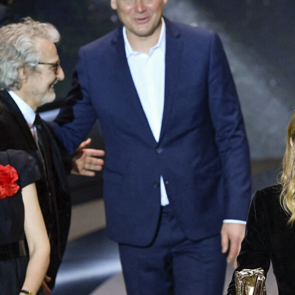 Catherine Bozorgan et Virginie Efira sur scène lors de la 46e cérémonie des César à l'Olympia à Paris. Le 12 mars 2021. © Pierre Villard / Pool / Bestimage