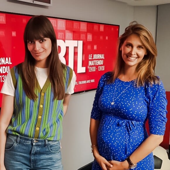 Ophélie Meunier et Clara Luciani dans les studios de RTL. Juin 2021