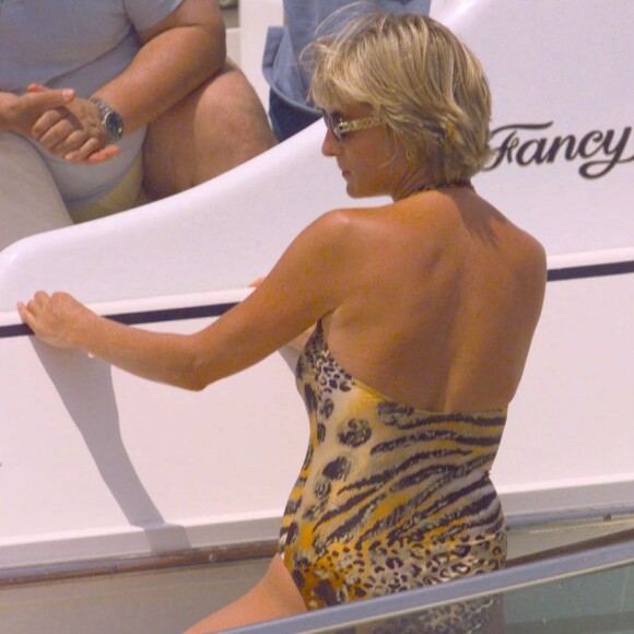 Lady Diana fête le 14 juillet à Saint Tropez, en 1995. 