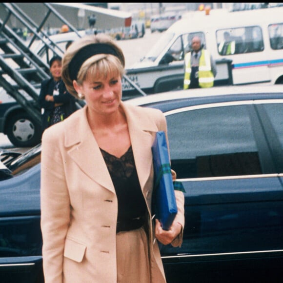 Archives - Diana Spencer à l'aéroport d'Heathrow à Londres. 