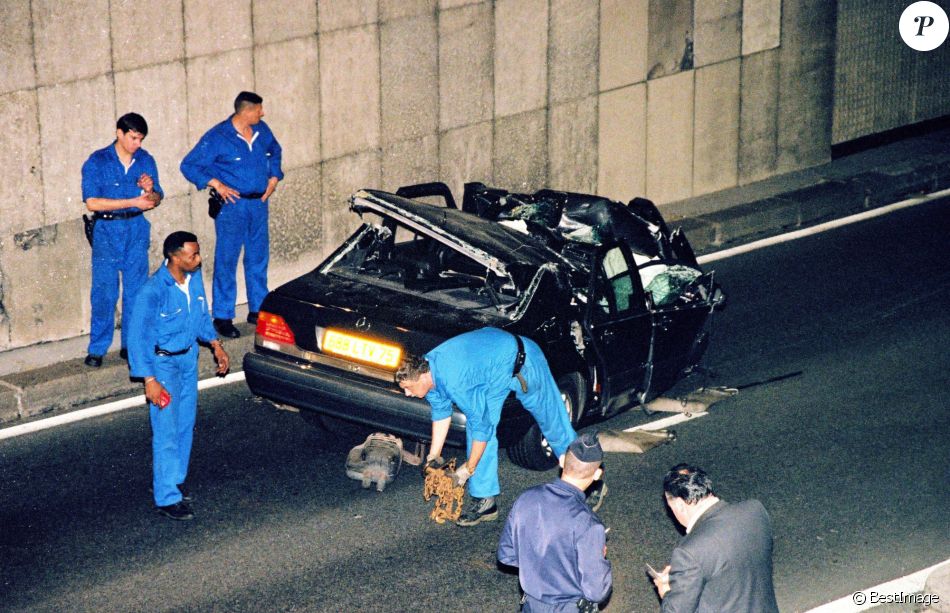 Voiture accidentée de Dodi Al Fayed et de Lady Diana sous le tunnel de