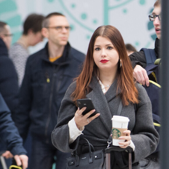 Exclusif - Marie Lopez, dite EnjoyPhoenix arrive à la gare du Nord à Paris, le 18 février 2020.