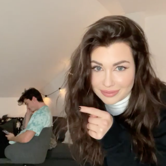 EnjoyPhoenix et son petit ami Henri PFR jouent à "This Or That". Décembre 2020.