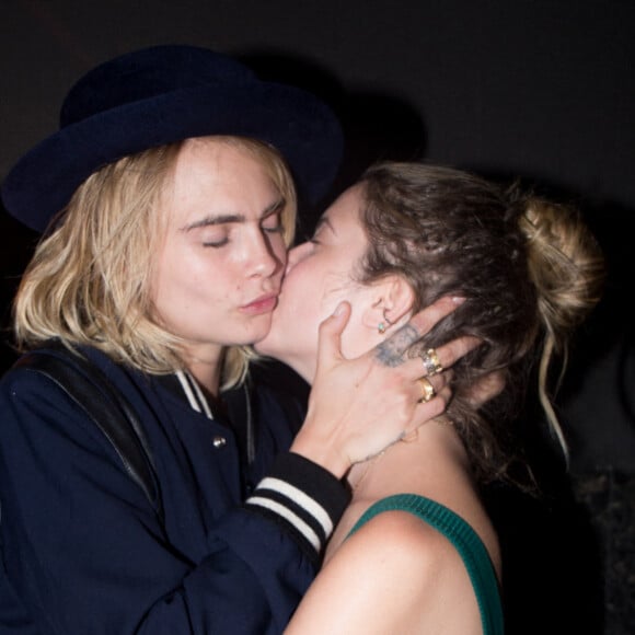 Cara Delevingne et Ashley Benson se sont mariées plus tôt cette année à la chapelle Little Las Vegas en présence de Charlize Theron, The Jonas Brothers and Sophie Turner.