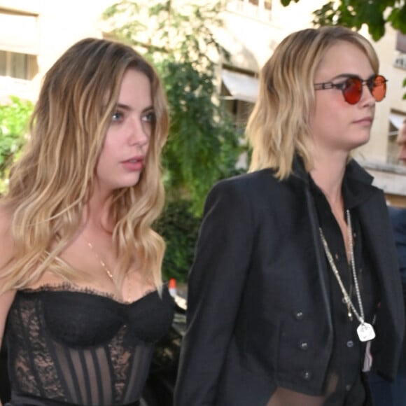 Cara Delevingne et Ashley Benson se sont mariées plus tôt cette année à la chapelle Little Las Vegas en présence de Charlize Theron, The Jonas Brothers and Sophie Turner. Une cérémonie qui a couté 268€ sous le thème d'Elvis.