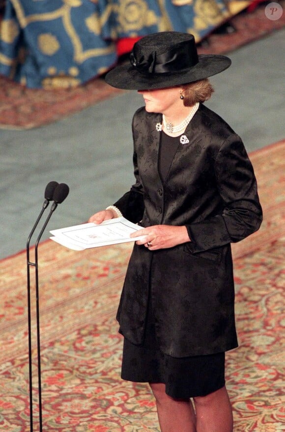 Jane Fellowes aux funérailles de sa soeur Diana à Londres, à Westminster, en 1997.