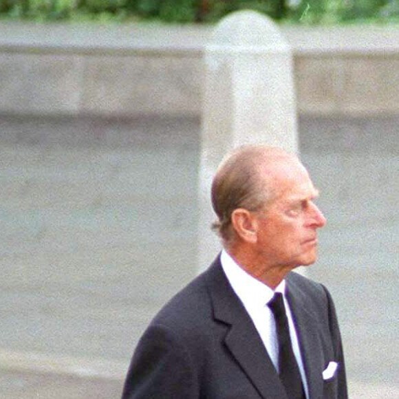 Le prince Philip, le prince William, Charles Spencer, le prince Harry et le prince Charles - Obsèques de Diana à Londres en 1997.