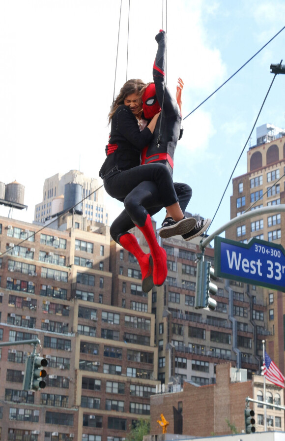 Zendaya et Tom Holland sur le tournage de "Spiderman: Far From Home" à New York le 12 octobre 2018.