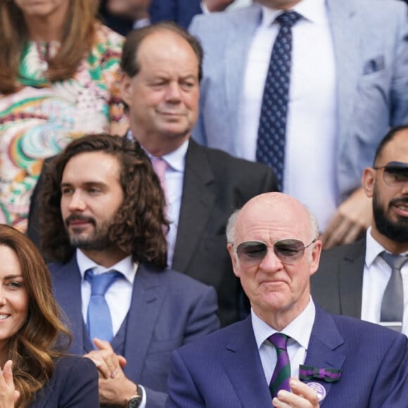 Kate Middleton assiste à la cinquième journée de Wimbledon au All England Lawn Tennis and Croquet Club à Londres. Le 2 juillet 2021.