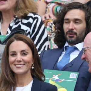 Kate Middleton assiste à la cinquième journée de Wimbledon au All England Lawn Tennis and Croquet Club à Londres. Le 2 juillet 2021.