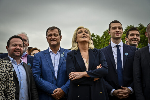 Photo de Famille avec Marine Le Pen, Louis Aliot et Jordan Bardella avec lors du congrès du Rassemblement National (RN) à Perpignan, France, le 4 juillet 2021. © Thierry Breton/Panoramic/Bestimage 