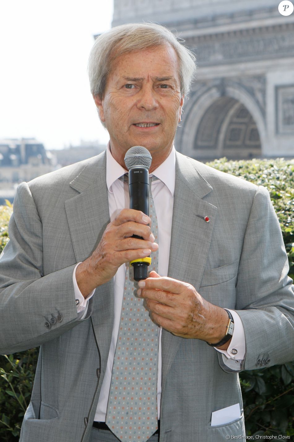 Vincent Bolloré (Président-directeur général de Bolloré) - Remise du prix Bretagne 2019 parrainé par le groupe Bolloré sur la terrasse Vivendi à Paris, le 26 juin 2019. © Christophe Clovis / Bestimage