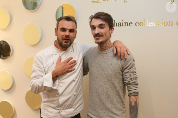 Guillaume Sanchez (Top chef 2017) et Yannick Tranchant (chef patissier) lors de l'inauguration de la boutique éphémère Maison Carte d'Or à Paris, France, le 4 mai 2017. © CVS/Bestimage