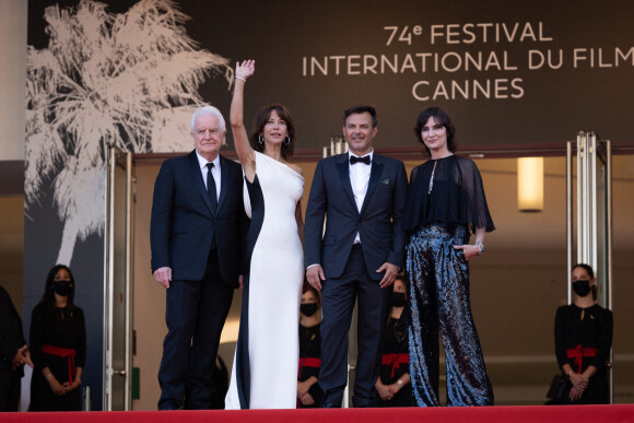 André Dussollier, Sophie Marceau, François Ozon, Géraldine Pailhas - Montée des marches du film " Tout s'est bien passé " lors du 74ème Festival International du Film de Cannes. Le 7 juillet 2021 © Borde-Jacovides-Moreau / Bestimage