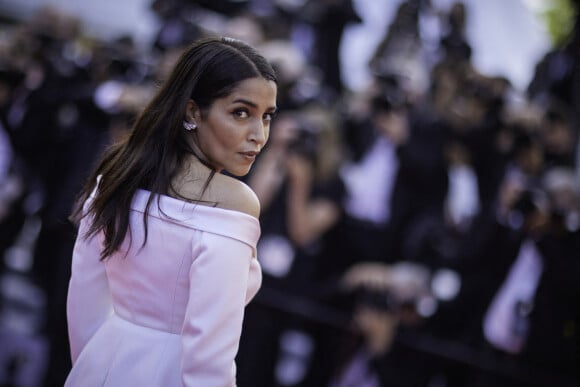 Leïla Bekhti - Montée des marches du film "Annette" - Cérémonie d'ouverture du 74e Festival de Cannes. Le 6 juillet 2021. © Borde-Jacovides-Moreau / Bestimage