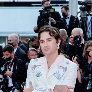 Nicolas Maury - Montée des marches du film "Annette" - Cérémonie d'ouverture du 74e Festival de Cannes. Le 6 juillet 2021. © Borde-Jacovides-Moreau / Bestimage