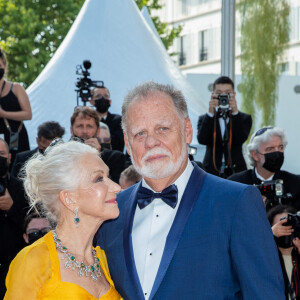 Helen Mirren et son mari Taylor Hackford - Montée des marches du film "Annette" - Cérémonie d'ouverture du 74e Festival de Cannes. Le 6 juillet 2021. © Borde-Jacovides-Moreau / Bestimage