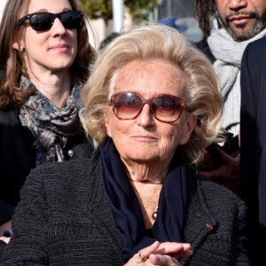 A quelques jours de la fin de l'opération Pièces Jaunes, Bernadette Chirac et l'ancien footballeur champion du monde Christian Karembeu ont fait un passage à Nice le 7 février 2015.