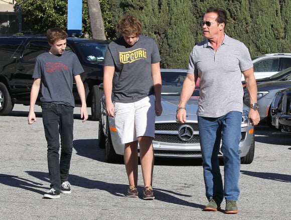 Exclusif - Arnold Schwarzenegger emmene son fils Christopher déjeuner au restaurant a Beverly Hills.