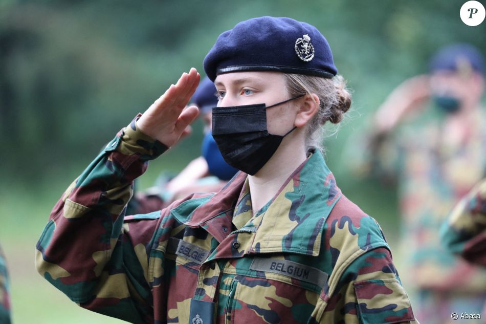 La princesse Elisabeth de Belgique participe à l'entraînement tactique au camp militaire de Lagland à Arlon, le 9 juillet 2021.