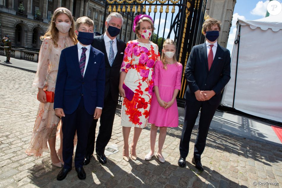 Le Roi Philippe de Belgique, la Reine Mathilde de Belgique et leurs enfants, le Prince Gabriel, la Princesse Eléonore, le Prince Emmanuel et la Princesse Elisabeth assistent aux célébrations de la fête nationale belge sans défilé militaire avec un hommage aux " héros " de la crise du Covid-19 et le 75e anniversaire de la fin de la Seconde Guerre mondiale. Belgique, Bruxelles, 21 juillet 2020.