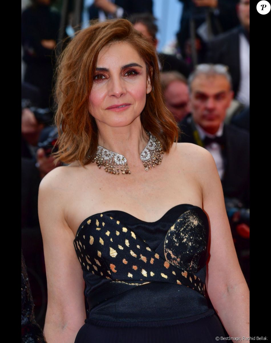 Clotilde Courau (Robe Elie Saab) - Montée des marches du film "A Hidden Life" lors du 72ème Festival International du Film de Cannes. Le 19 mai 2019