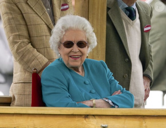 La reine Elisabeth II d'Angleterre, de retour d'Ecosse après la Holyrood Week, assiste à la course hippique "Royal Windsor Horse Show", le 1er juillet 2021 à Windsor.