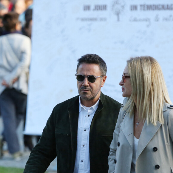 José Garcia et sa femme Isabelle Doval - Sorties des obsèques de Philippe Gildas en la salle de la Coupole au crématorium du cimetière du Père-Lachaise à Paris. Le 5 novembre 2018.