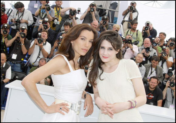 Aura Atika et Judith Chemla au Festival de Cannes pour présenter le film "Versailles" en 2008.