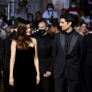 Laetitia Casta et son mari Louis Garrel - Montée des marches du film " Bac Nord " lors du 74ème Festival International du Film de Cannes. © Borde-Jacovides-Moreau / Bestimage