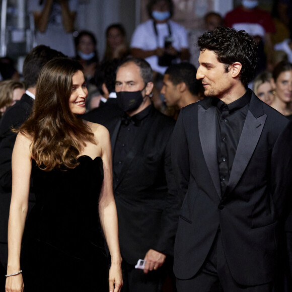Laetitia Casta et son mari Louis Garrel - Montée des marches du film " Bac Nord " lors du 74ème Festival International du Film de Cannes. © Borde-Jacovides-Moreau / Bestimage