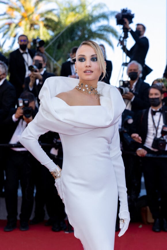 Rose Bertram - Montée des marches du film " Aline " lors du 74ème Festival International du Film de Cannes. Le 13 juillet 2021 © Borde-Jacovides-Moreau / Bestimage 