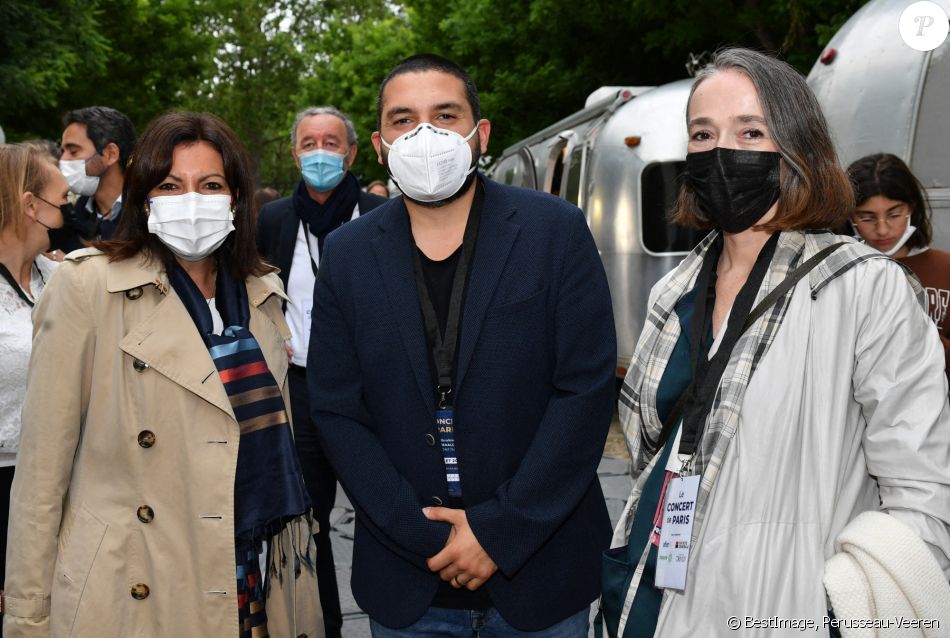 Exclusif - Anne Hidalgo (maire de Paris), Ibrahim Maalouf et Delphine Ernotte (présidente de France Télévisions) en backstage lors de l'évènement "Le Concert de Paris" depuis le Champ-de-Mars à l'occasion de la Fête Nationale du 14 Juillet 2021. © Perusseau-Veeren/Bestimage