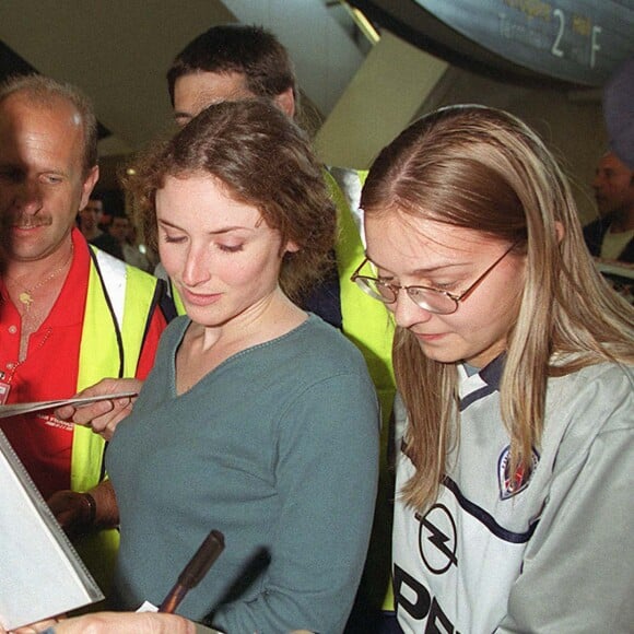 Elsa Lunghini et Bixente Lizarazu - Arrivée de l'équipe de France de football à Roissy.