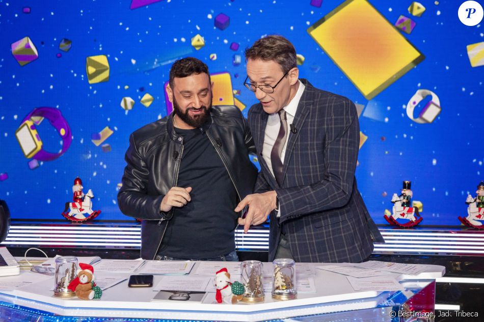 Exclusif - Cyril Hanouna et Julien Courbet - Enregistrement de l'émission "Touche Pas à Mon Poste (TPMP)", présentée par Cyril Hanouna et diffusée sur C8 le 14 décembre 2020 © Jack Tribeca / Bestimage