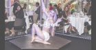 Anaud Ducret : Sa femme Claire en plein pole dance, elle met le feu face à Amir