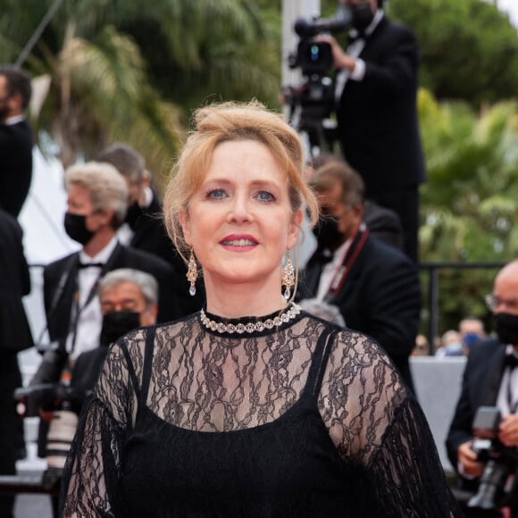 Agnès Soral - Montée des marches du film "Les intranquilles" lors du 74e Festival International du Film de Cannes. Le 16 juillet 2021. © Borde-Jacovides-Moreau / Bestimage