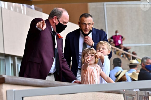 Le prince Albert II de Monaco et ses enfants Jacques et Gabriella - World Rugby Sevens Repechage tournament au Stade Louis II le 20 juin 2021. © Bruno Bebert/Bestimage