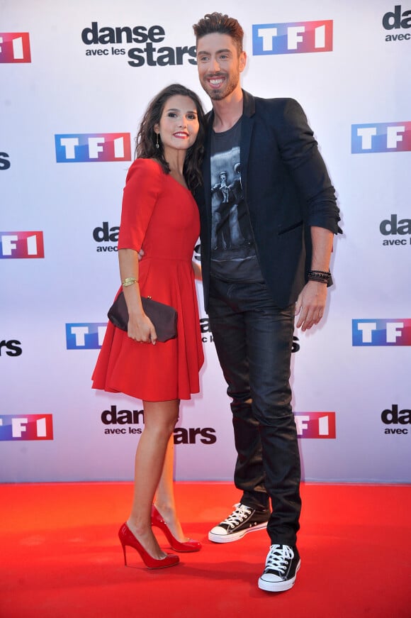 Joyce Jonathan et Julien Brugel - Photocall de présentation de la nouvelle saison de "Danse avec les Stars 5" au pied de la tour TF1 à Paris, le 10 septembre 2014.