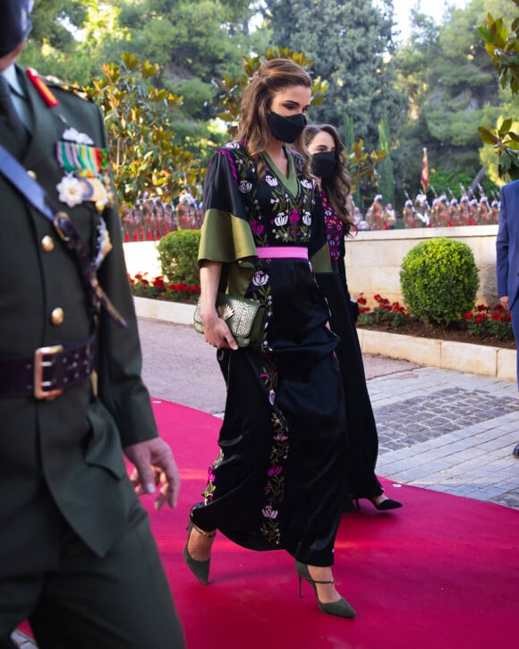 La reine Rania de Jordanie - 75e anniversaire de l'indépendance du royaume hachémite et du centenaire de sa création à Amman. Le 25 mai 2021