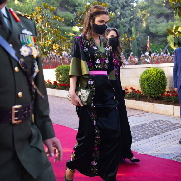 La reine Rania de Jordanie - 75e anniversaire de l'indépendance du royaume hachémite et du centenaire de sa création à Amman. Le 25 mai 2021