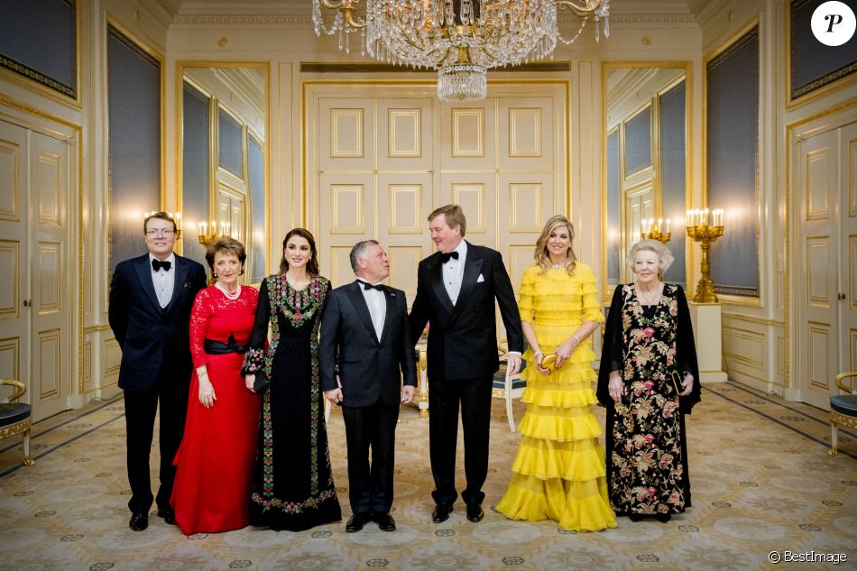 Le prince Constantijn des Pays-Bas, la princesse Margriet des Pays-Bas, la reine Rania de Jordanie, le roi Abdallah II de Jordanie, le roi Willem-Alexander des Pays-Bas, la reine Maxima des Pays-Bas et la princesse Beatrix des Pays-Bas - Le roi et la reine des Pays-Bas reçoivent le roi et la reine de Jordanie pour un dîner au palais Noordeinde à La Haye, Pays-Bas, le 20 mars 2018.