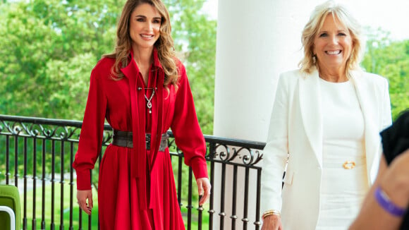 Rania de Jordanie de retour à la Maison Blanche : look éclatant et tea time avec Jill Biden