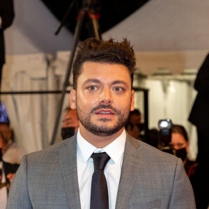 Kev Adams - Montée des marches du film " Bac Nord " lors du 74ème Festival International du Film de Cannes. Le 12 juillet 2021 © Borde-Jacovides-Moreau / Bestimage 