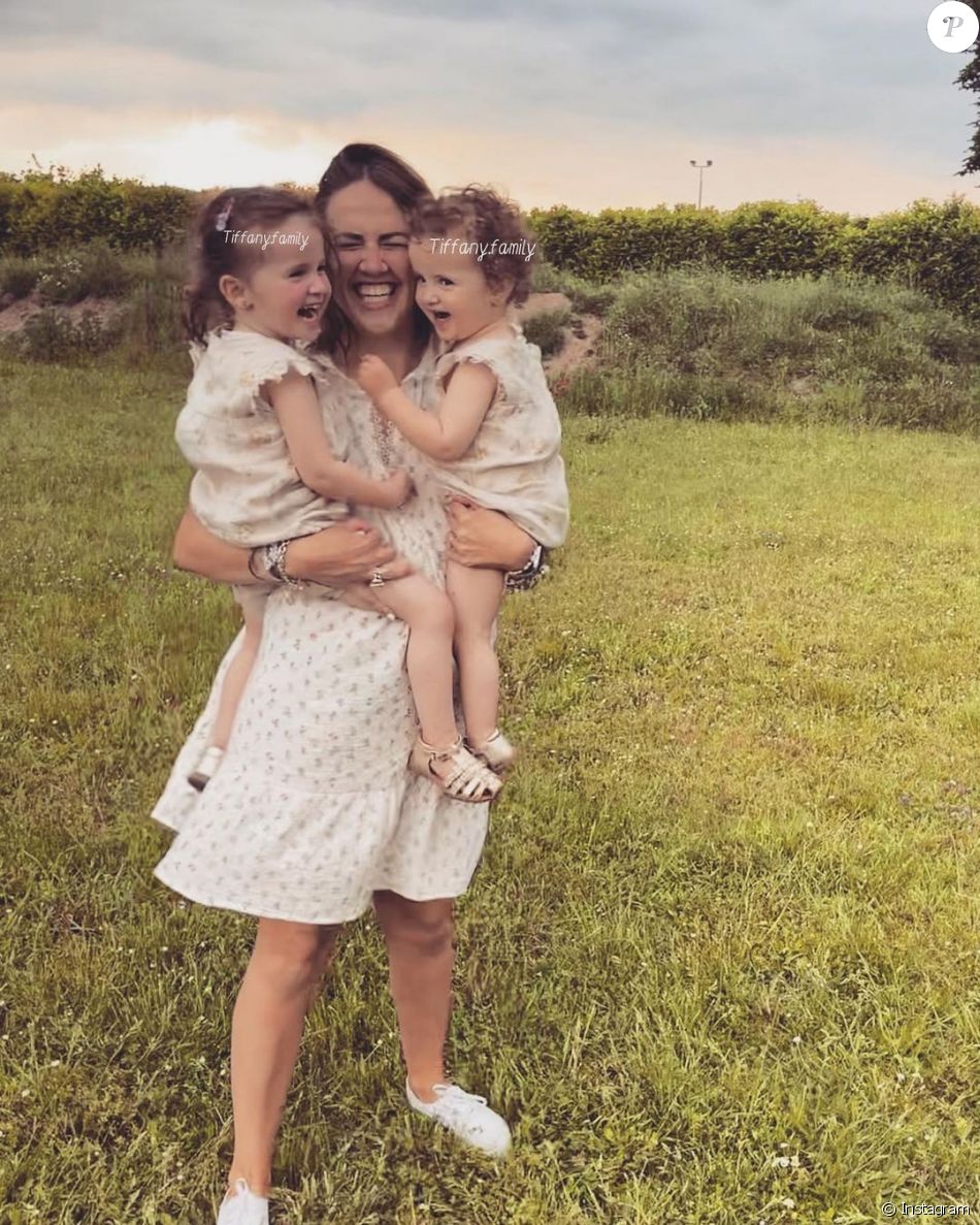 Tiffany Cruchou comblée avec ses filles Zélie et Romy