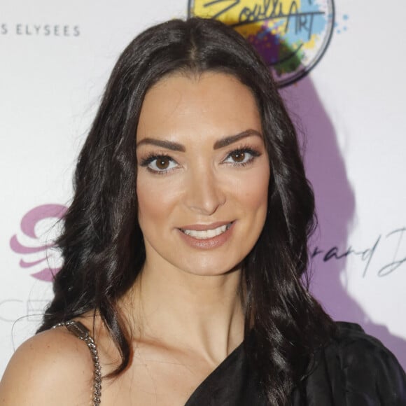 Exclusif - Emilie Nef Naf (habillée par Mirat Paris) - Photocall de la 3ème édition du "Grand dîner" à l'hôtel Marriott Champs-Elysées à Paris, le 27 novembre 2019. © Christophe Clovis / Bestimage