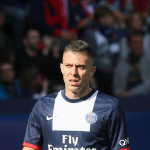 Jérémy Ménez - Emilie Nefnaf (Nef Naf) avec sa fille Maëlla assistent au match de football Psg (3) contre Reims (0) au Parc des Princes à Paris le 5 avril 2014.