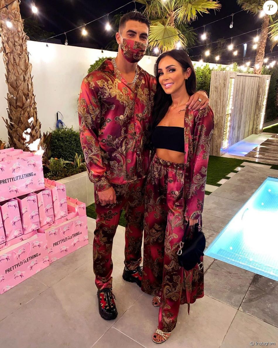 Fidji Ruiz, candidate de télé-réalité, est en couple avec le charmant Anas.